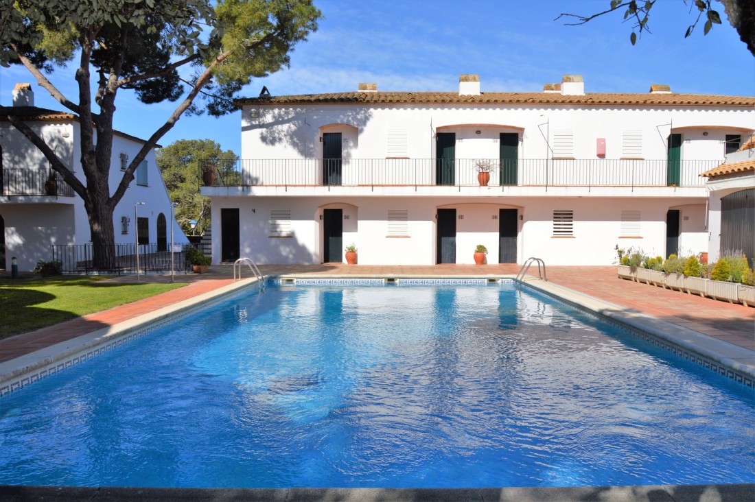 Apartament Golfet Piscina