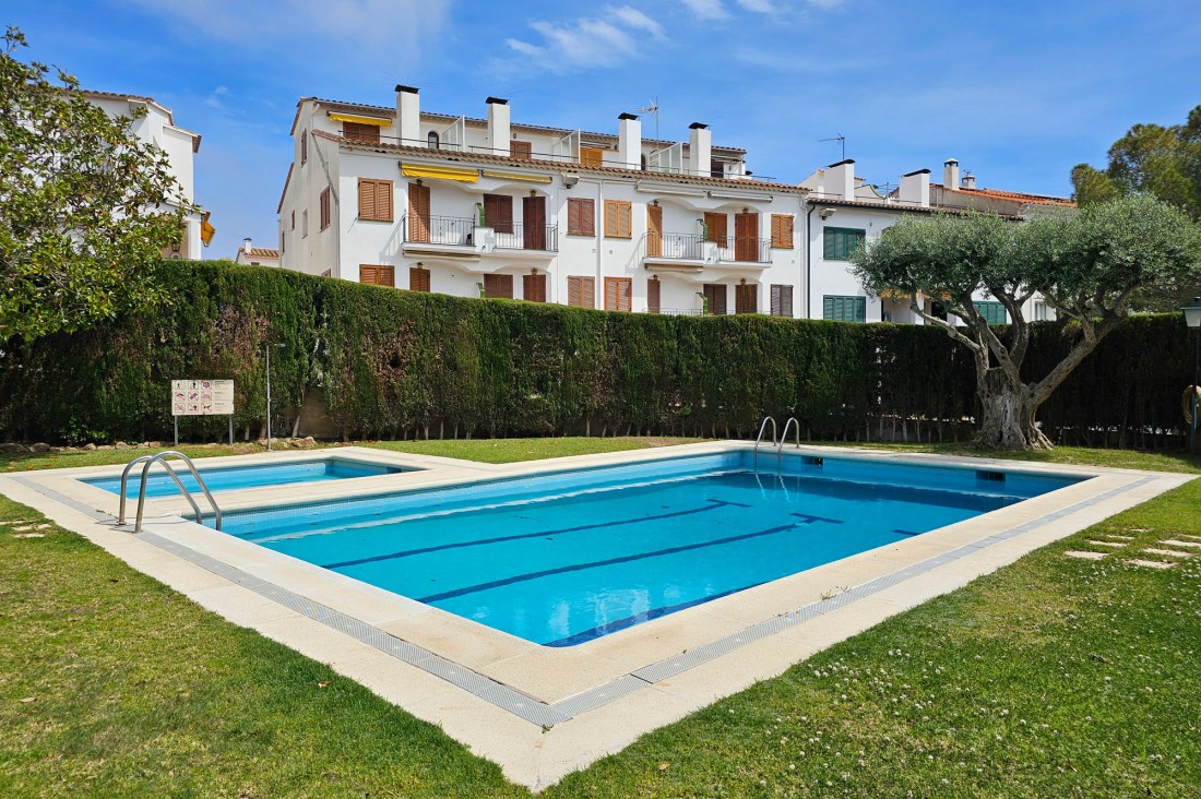Apartment Center Swimmingpool